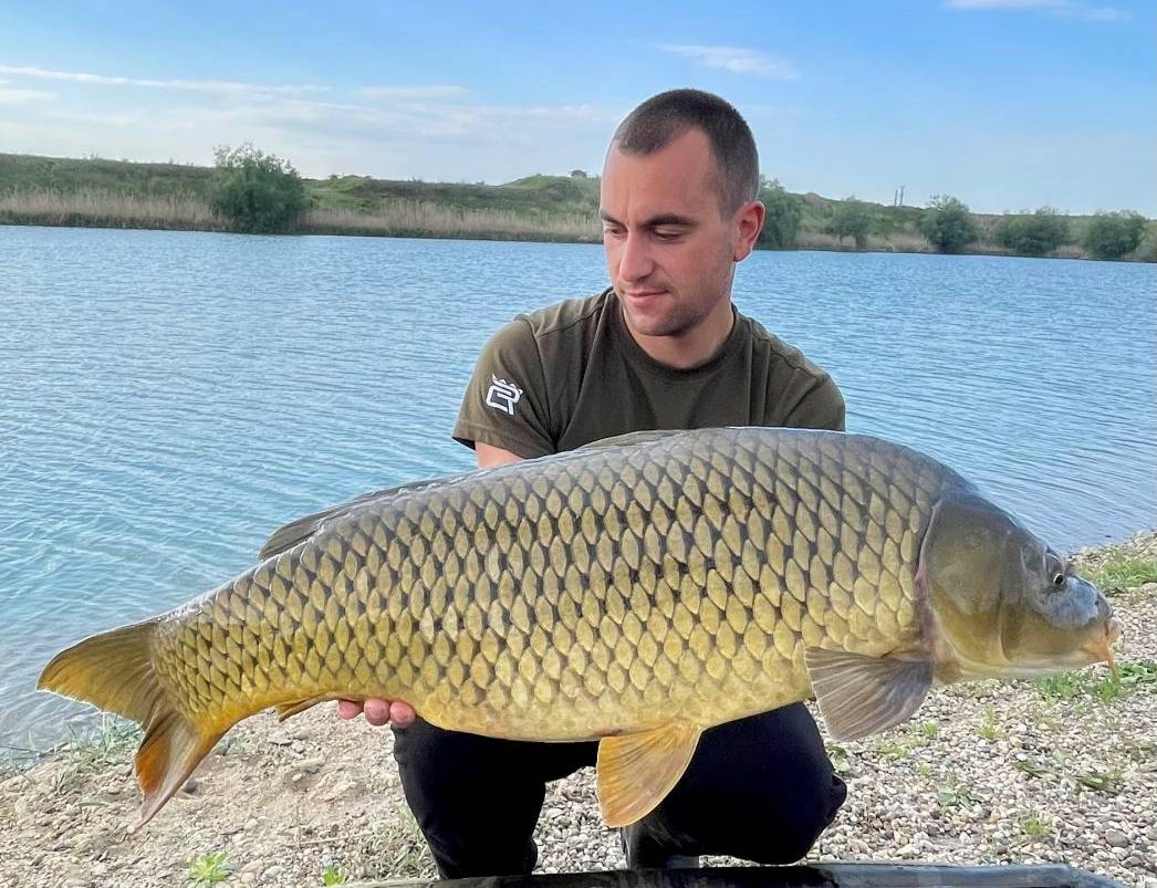 Mancing Jadi Lebih Menantang dengan Essen Ikan Mas Terbaik